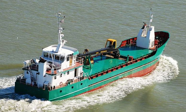 geared mini coaster 490 Tns DWT